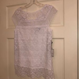 Women’s Laundry blouse